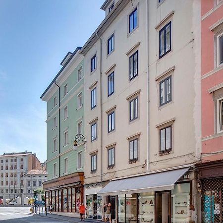 La Maison De Trieste Suite Garage Dış mekan fotoğraf