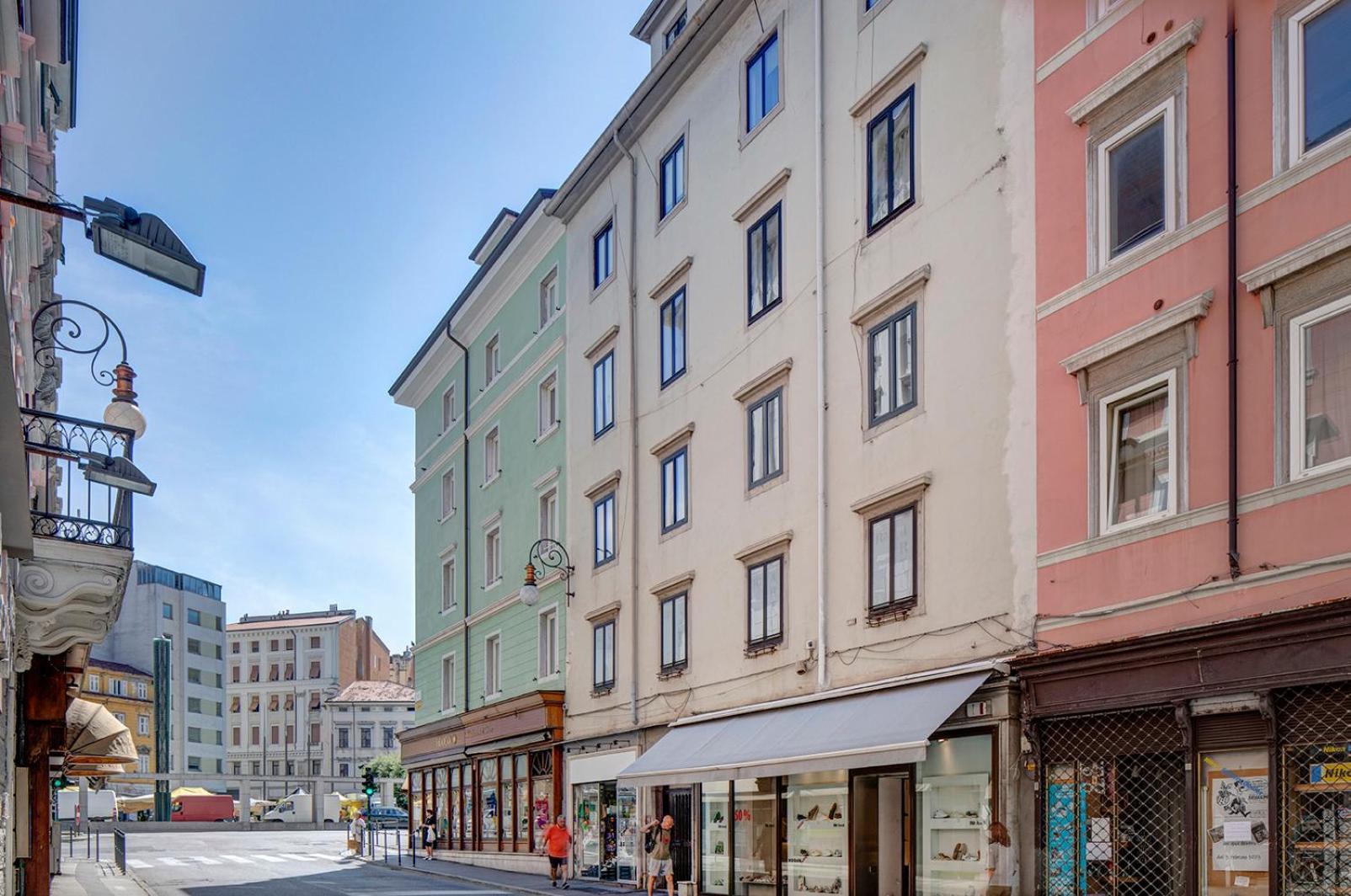 La Maison De Trieste Suite Garage Dış mekan fotoğraf
